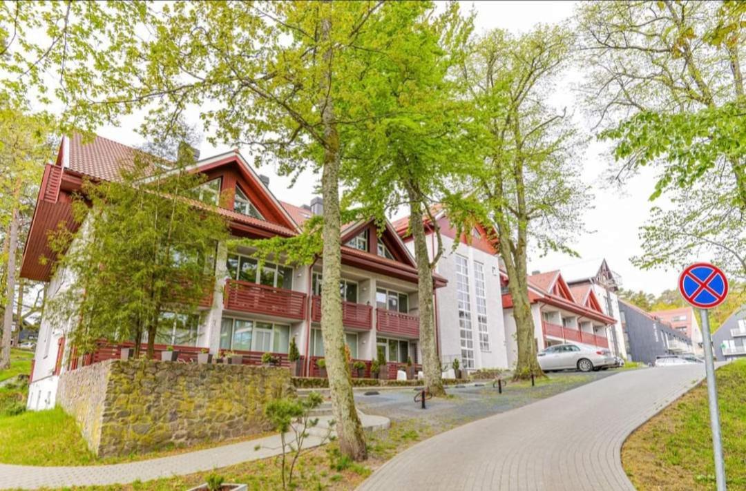 Liuto Apartamentai Juodkrante Bagian luar foto